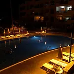 Beautiful Mar Con 4 Posti Letto E 3 Piscine 아파트